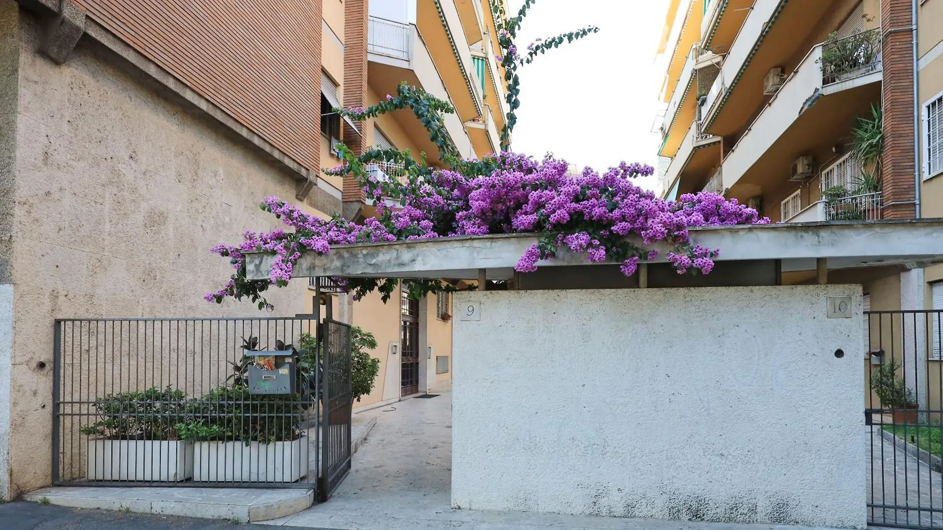 Basilica San Paolo Nuvola Eur Modern Apartment Rome
